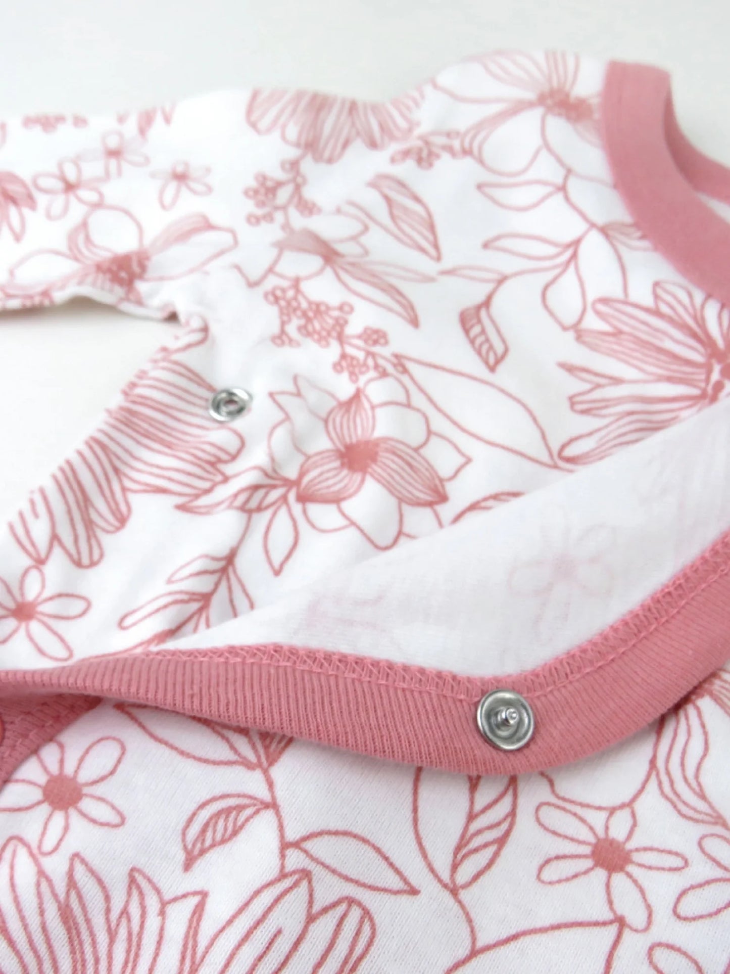 Baby Boy or Girl Gender Neutral Organic Cotton Welcome Home Gift Set, 15 Piece (Newborn-6 Months)